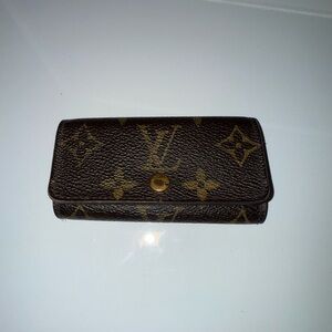 ✨ Auth Louis Vuitton Monogram Key Holder ✨